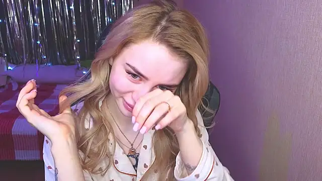 Snapshot of doll_barbieee chatting on January 2025 06:13:02 AM doll barbieee online show from January 2025 06:13:02 AM