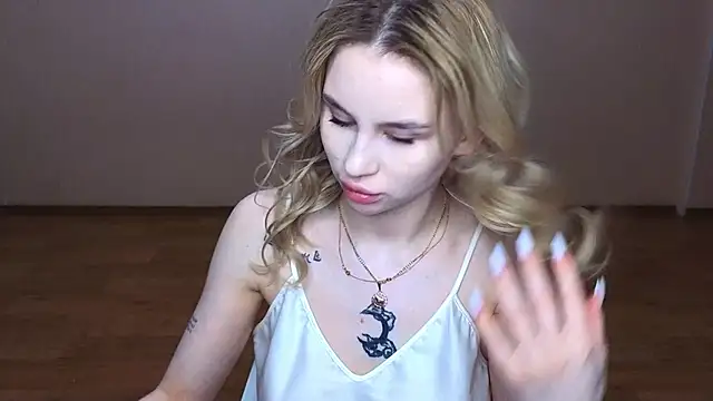 Snapshot of doll_barbieee chatting on March 2025 08:21:01 PM doll barbieee online show from March 2025 08:21:01 PM