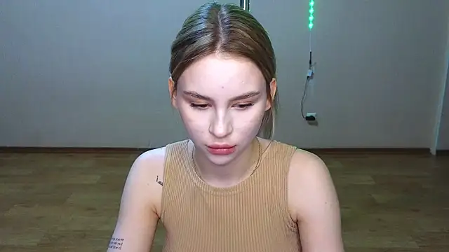 Snapshot of doll_barbieee chatting on March 2025 06:56:01 PM doll barbieee online show from March 2025 06:56:01 PM