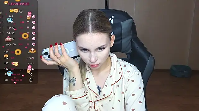 Snapshot of doll_barbieee chatting on March 2025 01:21:02 AM doll barbieee online show from March 2025 01:21:02 AM