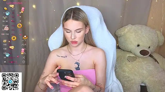 Snapshot of doll_barbieee chatting on October 2025 07:42:02 PM doll barbieee online show from October 2025 07:42:02 PM