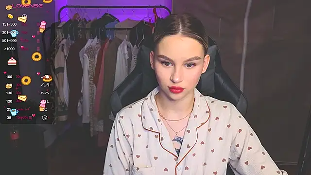 Snapshot of doll_barbieee chatting on November 2025 03:02:01 PM doll barbieee online show from November 2025 03:02:01 PM