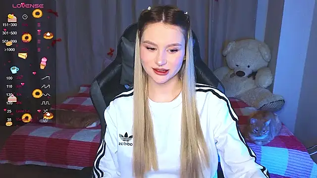 Snapshot of doll_barbieee chatting on January 2026 02:44:01 PM doll barbieee online show from January 2026 02:44:01 PM