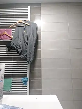 Macanxxx online show from December 2024 04:25:01 PM