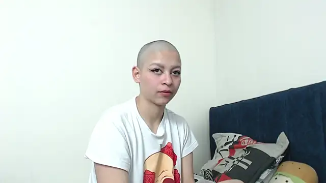 Snapshot of Bitsy_Messy chatting on December 2024 09:28:02 AM Bitsy Messy online show from December 2024 09:28:02 AM