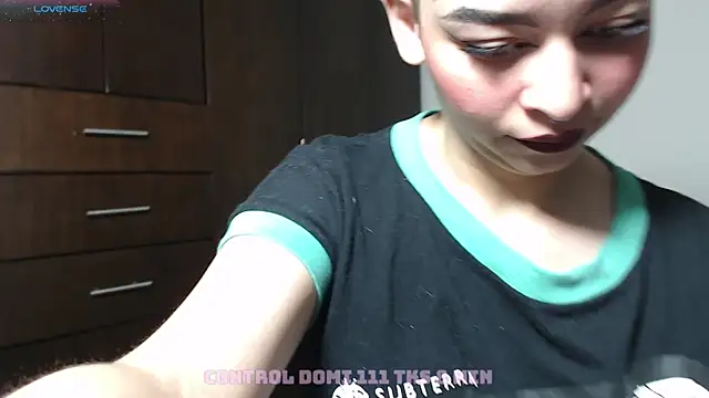 Snapshot of Bitsy_Messy chatting on December 2024 12:24:01 PM Bitsy Messy online show from December 2024 12:24:01 PM