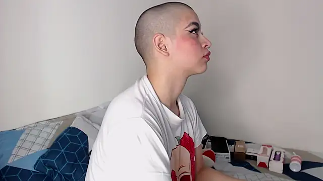 Snapshot of Bitsy_Messy chatting on February 2025 08:32:02 AM Bitsy Messy online show from February 2025 08:32:02 AM