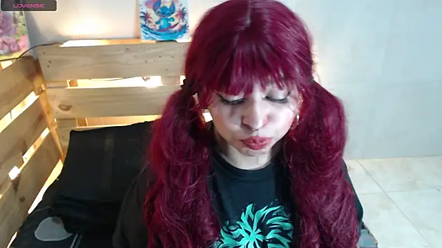 Snapshot of Bitsy_Messy chatting on November 2025 02:14:01 AM Bitsy Messy online show from November 2025 02:14:01 AM