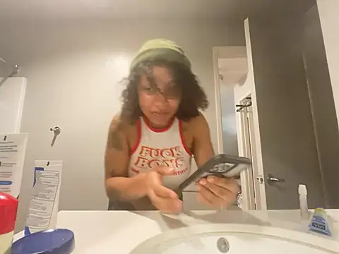 Snapshot of GoddessNih chatting on December 2024 06:31:02 AM GoddessNih online show from December 2024 06:31:02 AM