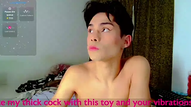 Snapshot of femboykeene chatting on November 2025 10:42:01 PM femboykeene online show from November 2025 10:42:01 PM