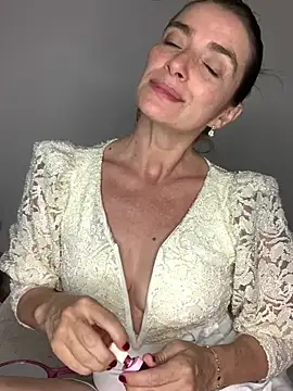 Liloo8923 online show from February 2026 03:12:02 AM