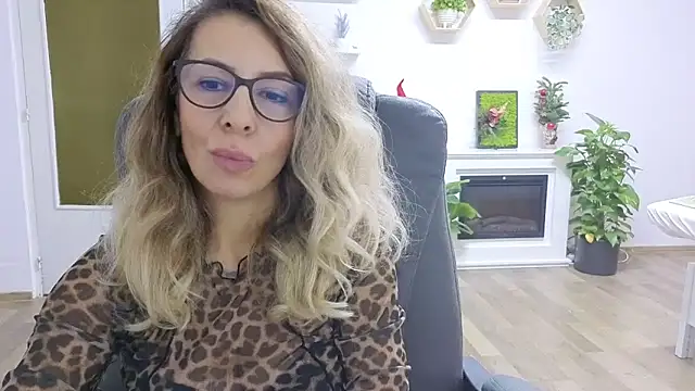 SukyGirl online show from November 2025 08:31:02 AM