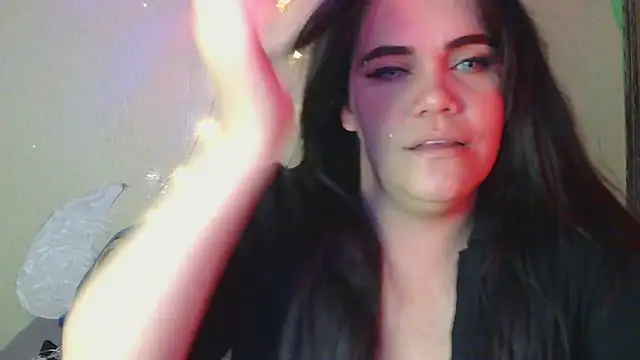 Snapshot of blue_angel33 chatting on January 2025 02:23:01 AM blue angel33 online show from January 2025 02:23:01 AM