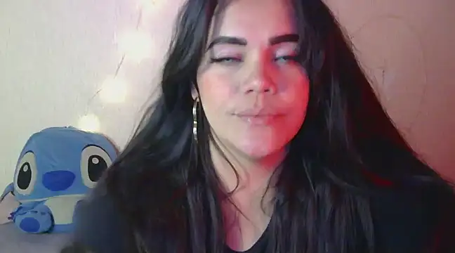 Snapshot of blue_angel33 chatting on January 2025 02:14:01 AM blue angel33 online show from January 2025 02:14:01 AM