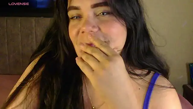 Snapshot of blue_angel33 chatting on November 2025 02:01:02 AM blue angel33 online show from November 2025 02:01:02 AM