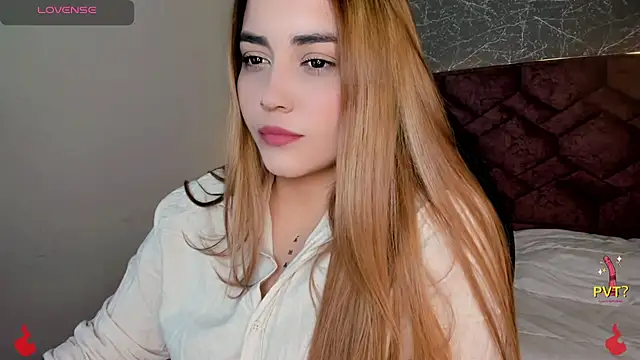 Lucia star   online show from December 2024 06:42:02 PM