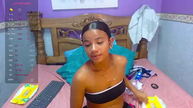 Snapshot of Angelica_Blue chatting on September 2025 05:25:02 PM Angelica Blue online show from September 2025 05:25:02 PM