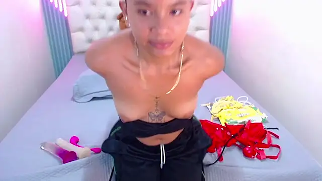 Snapshot of Angelica_Blue chatting on November 2025 05:15:02 PM Angelica Blue online show from November 2025 05:15:02 PM