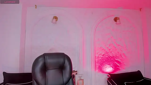 CarlaSmithX online show from October 2025 12:28:01 PM