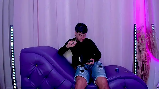 Yourslust  online show from February 2026 12:47:02 PM