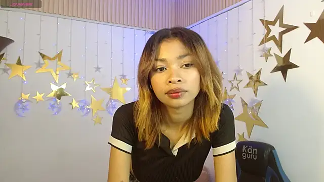 Perla prg online show from November 2025 07:05:02 PM