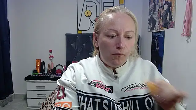 emperabigbootybigass online show from May 2026 12:22:02 PM