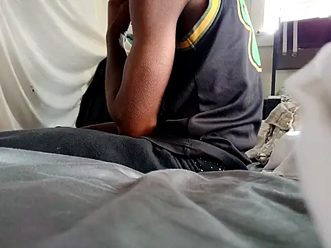 Snapshot of DevinToore chatting on November 2025 07:24:02 PM DevinToore online show from November 2025 07:24:02 PM