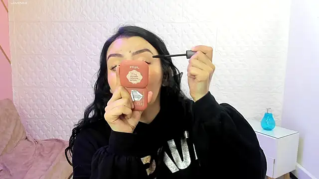 Violetaa diazz online show from October 2025 09:16:01 PM