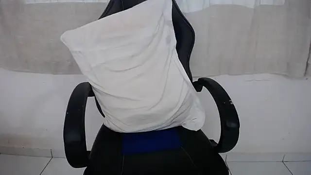 Snapshot of Apollo_21 chatting on September 2025 01:17:01 AM Apollo 21 online show from September 2025 01:17:01 AM