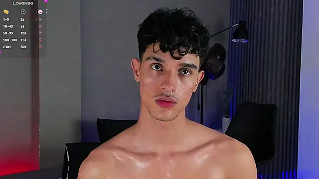 Snapshot of Busterspinter chatting on December 2024 10:21:01 PM Busterspinter online show from December 2024 10:21:01 PM