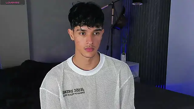 Snapshot of Busterspinter chatting on December 2024 06:44:02 AM Busterspinter online show from December 2024 06:44:02 AM