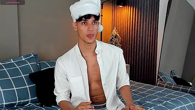 Snapshot of Busterspinter chatting on December 2024 04:22:02 AM Busterspinter online show from December 2024 04:22:02 AM