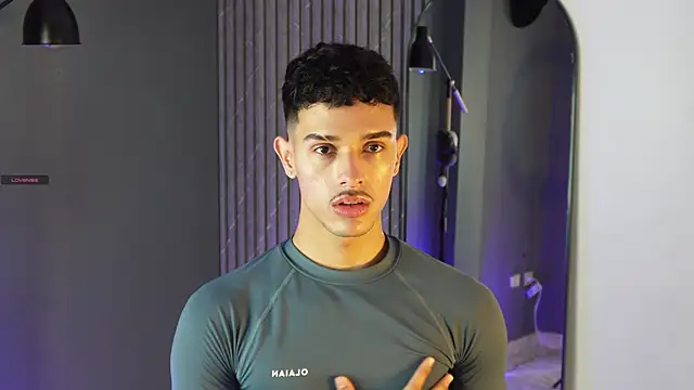 Snapshot of Busterspinter chatting on September 2025 06:00:01 PM Busterspinter online show from September 2025 06:00:01 PM