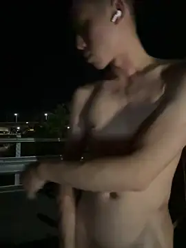 Benson18y online show from September 2025 03:28:02 PM