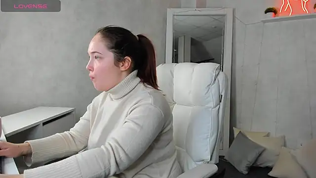 Snapshot of Aliisson_Edwards chatting on February 2025 12:30:01 AM Aliisson Edwards online show from February 2025 12:30:01 AM