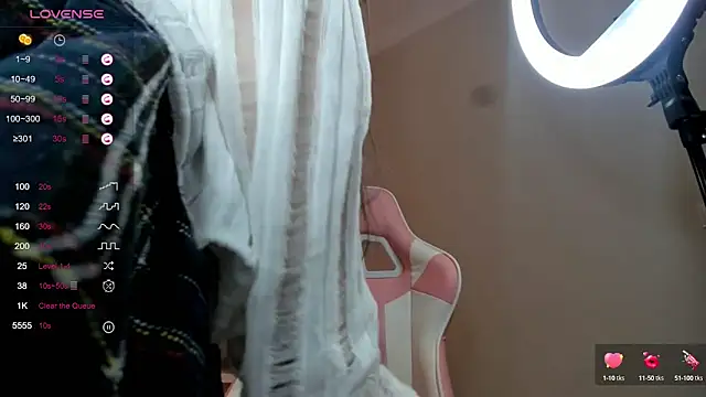 Snapshot of sailorrmoon chatting on December 2024 04:34:02 AM sailorrmoon online show from December 2024 04:34:02 AM