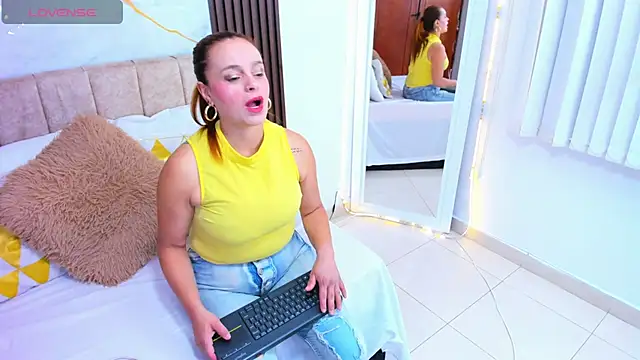 cristalwalker   online show from May 2026 10:34:02 AM