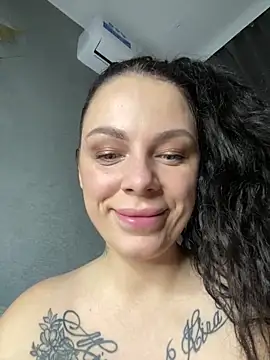 Lola Hale online show from December 2025 06:04:02 PM