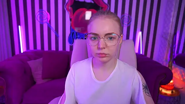 EmilySunshineS online show from May 2026 12:54:02 PM