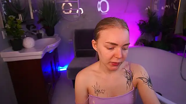 EmilySunshineS online show from May 2026 12:45:02 PM