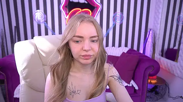EmilySunshineS online show from May 2026 05:57:02 AM
