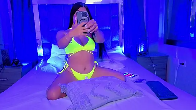 Snapshot of Mia_Oxford chatting on October 2025 02:04:01 PM Mia Oxford online show from October 2025 02:04:01 PM