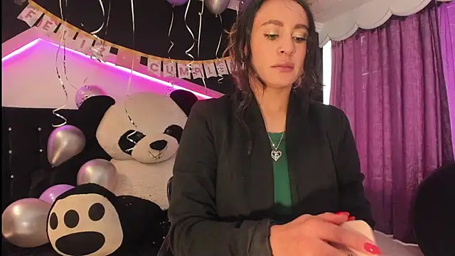 Coral Gibson online show from March 2026 01:00:02 PM