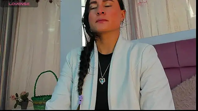 Coral Gibson online show from April 2026 12:25:02 PM