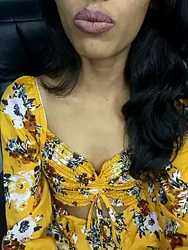 Snapshot of glam_goddess chatting on December 2024 09:29:02 PM glam goddess online show from December 2024 09:29:02 PM