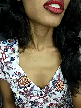 Snapshot of glam_goddess chatting on January 2025 10:37:02 PM glam goddess online show from January 2025 10:37:02 PM