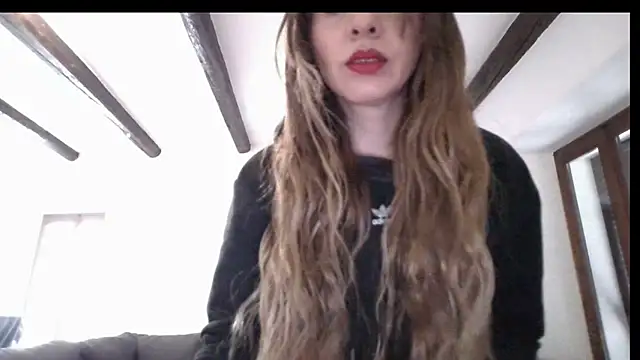 Snapshot of KarolinaReaper chatting on March 2026 03:04:01 PM KarolinaReaper online show from March 2026 03:04:01 PM