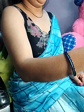 Snapshot of santurmom chatting on November 2025 05:48:01 PM santurmom online show from November 2025 05:48:01 PM