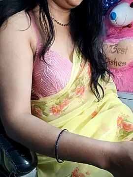 Snapshot of santurmom chatting on December 2025 06:27:02 PM santurmom online show from December 2025 06:27:02 PM