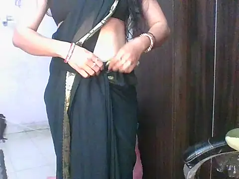 Snapshot of santurmom chatting on February 2026 07:17:02 PM santurmom online show from February 2026 07:17:02 PM